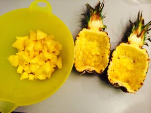 ananas vidés et coupés
