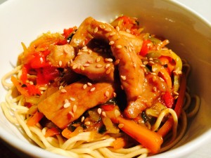 noodles légumes porc sauce yakitori