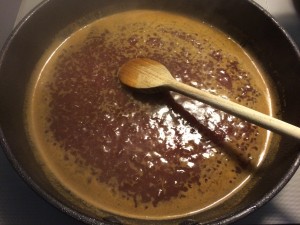 cuisson de la sauce vin rouge orange