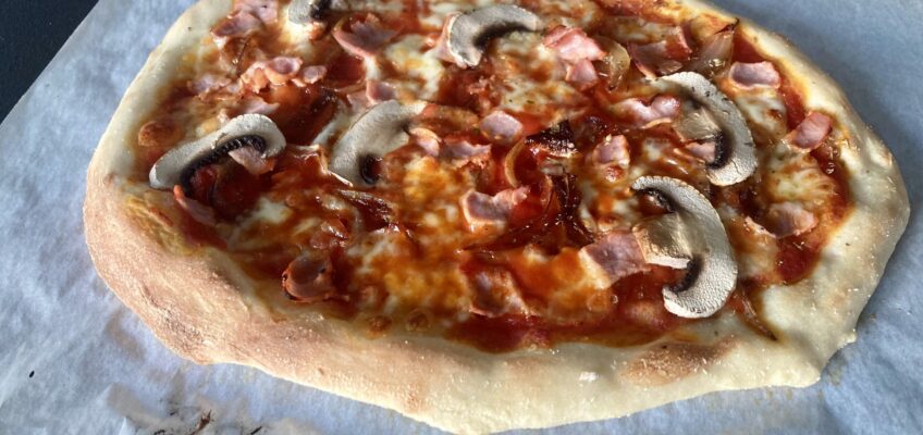 pizza base tomate