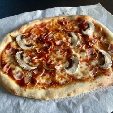 Pizza base tomate