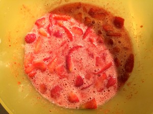 mixez les fraises grossièrement 