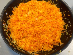 cuisson des carottes et oignons râpés