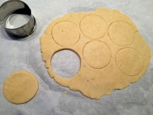 réalisation des biscuits avec un emporte pièce