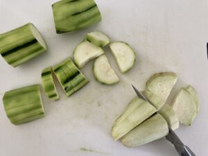 découpe des courgettes et aubergines