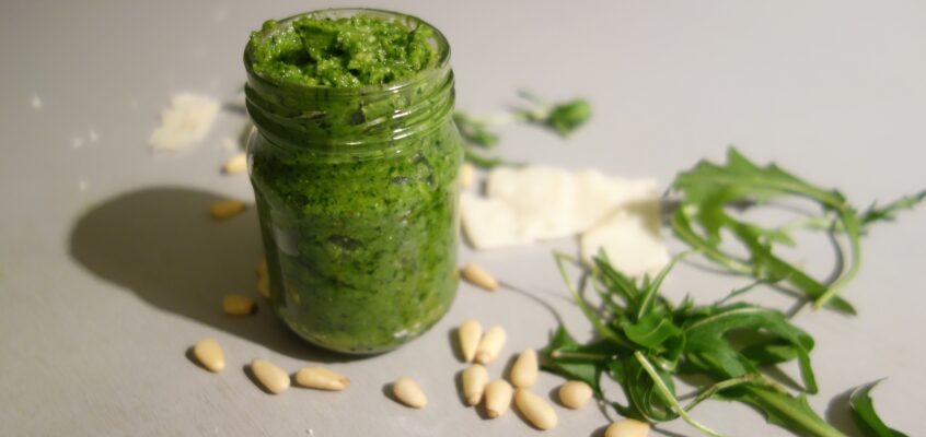 Pesto roquette parmesan pignons