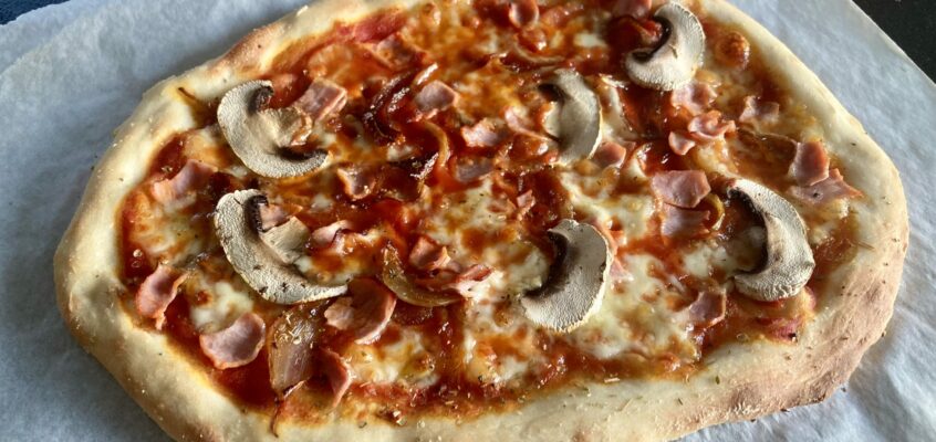 Pizza base tomate