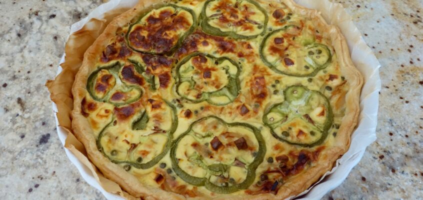 Tarte oignons petits pois poivrons verts Kiri